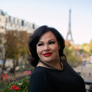 Angeline Boulley with Eiffel Tower in background